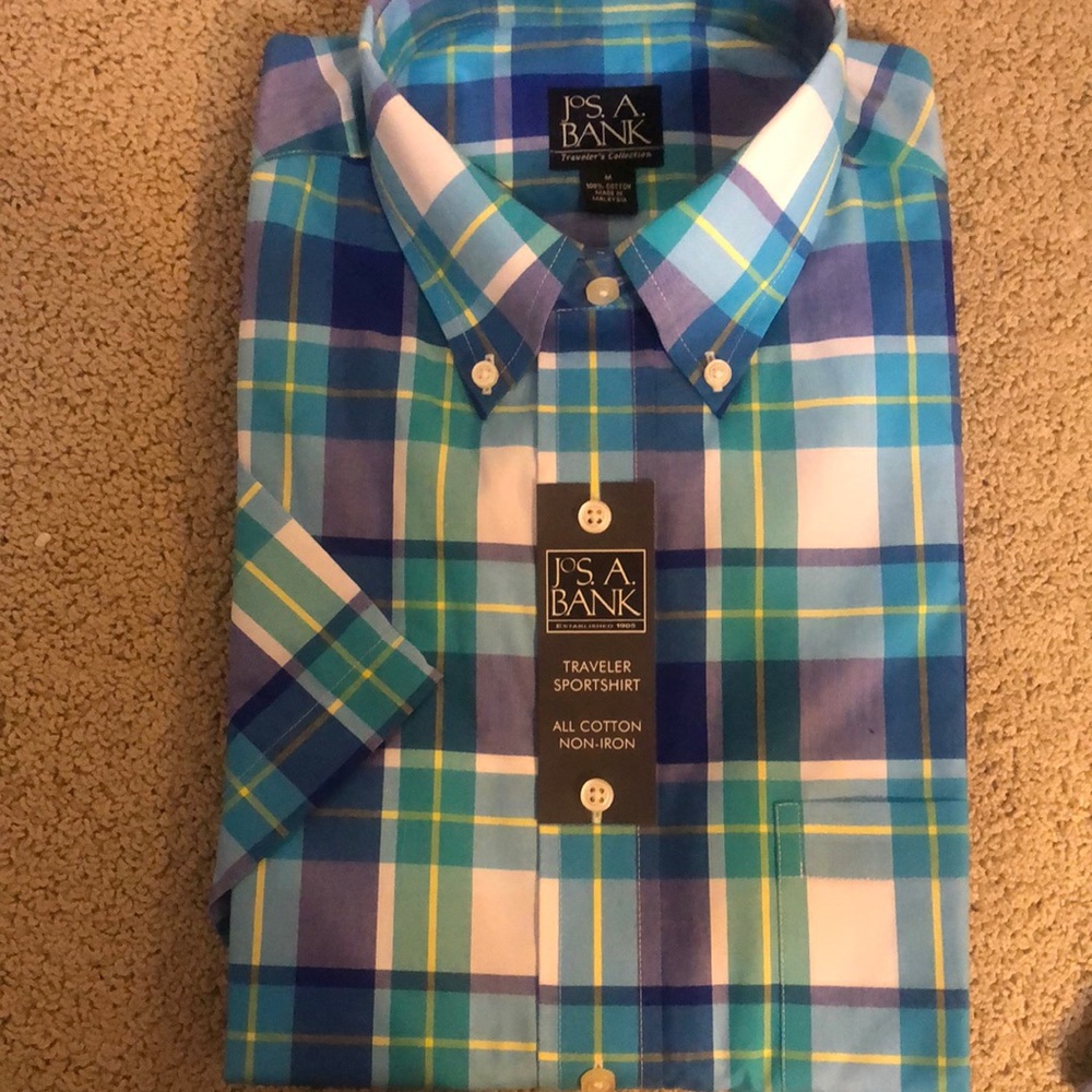 Men’s shirt sleeve dress shirt